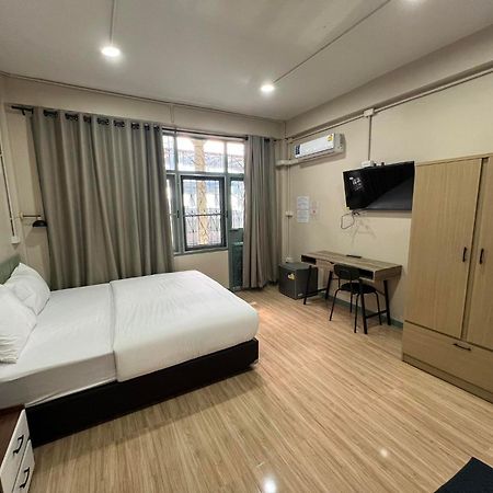 曼谷 Bangwa House - Mrt Bangwa Station酒店 外观 照片
