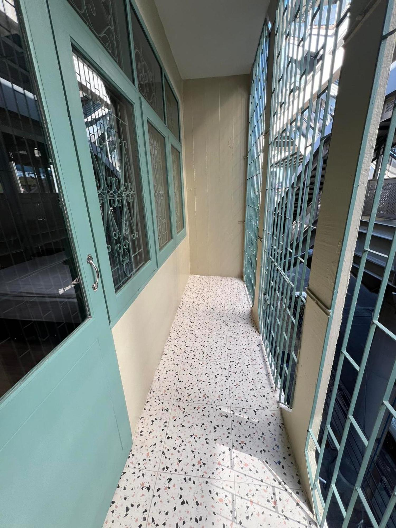 曼谷 Bangwa House - Mrt Bangwa Station酒店 外观 照片